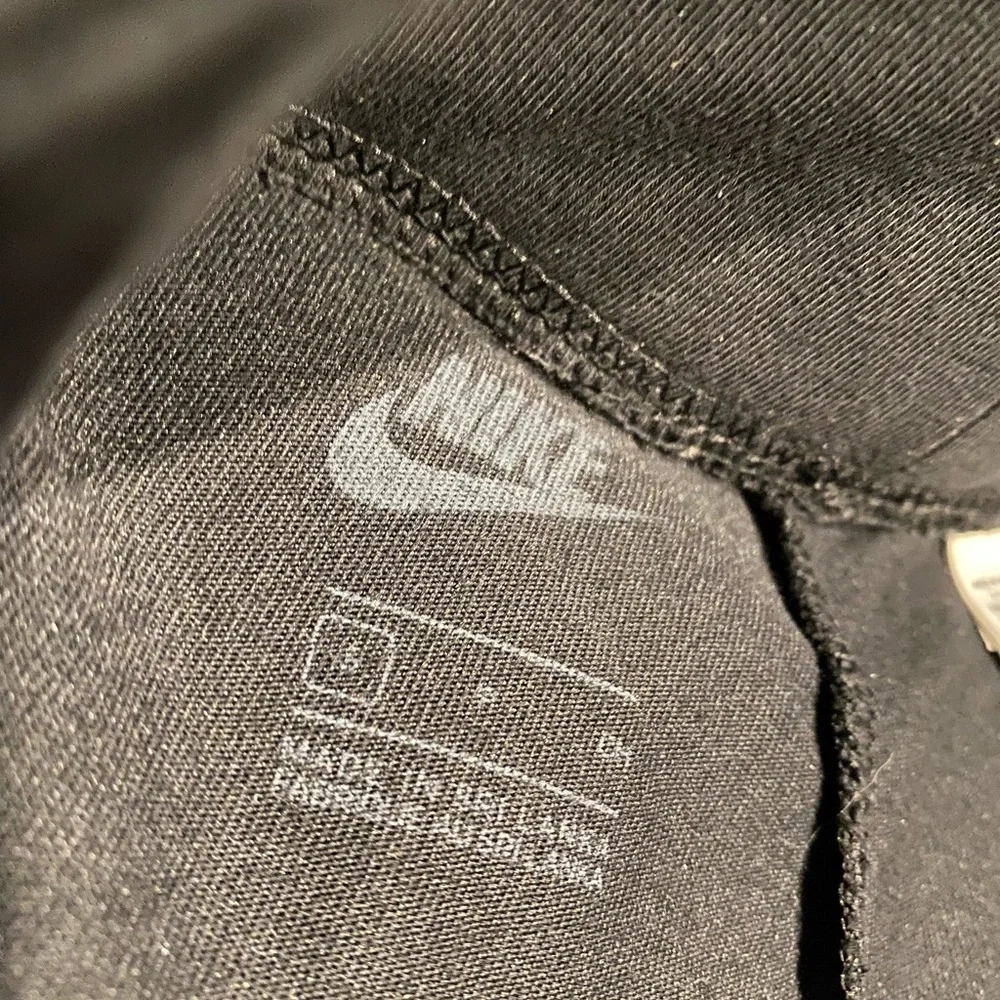 Nike ➰ ladies black high waisted Nike shorts S - Picture 3 of 3